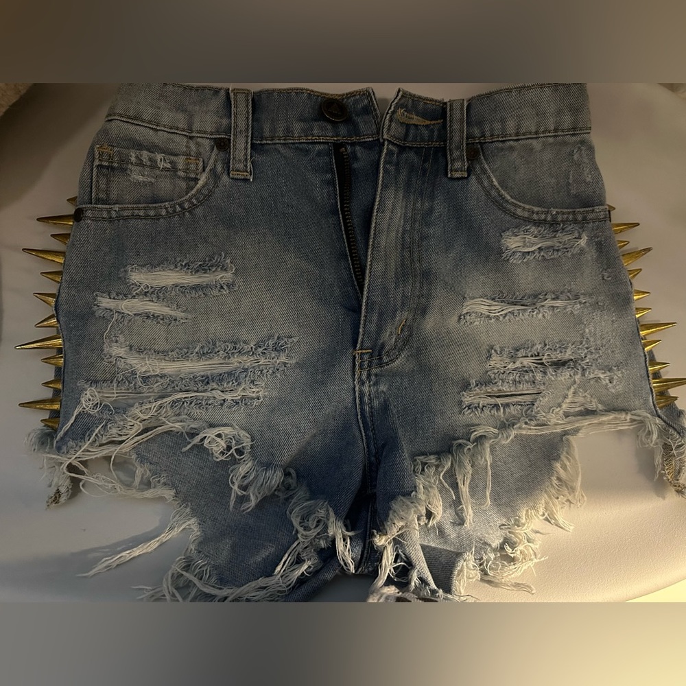 BACK OFF SHORTS- GOLD spikes